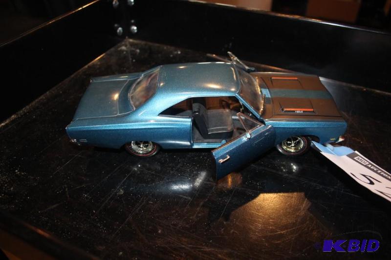lot 525 image: Lot of (2) items including a Lamborghini toy ...