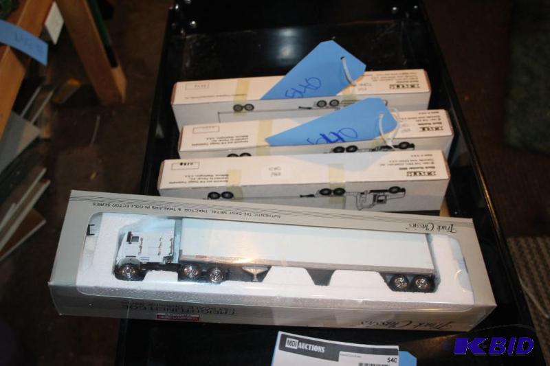 lot 540 image: Lot of (4) items including a Freightliner coe...