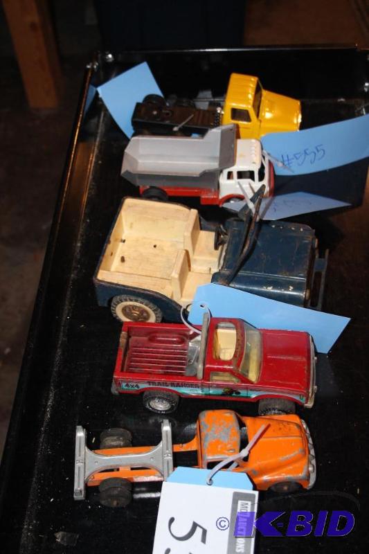 lot 555 image: Lot of (5) items including a Shell oil compan...