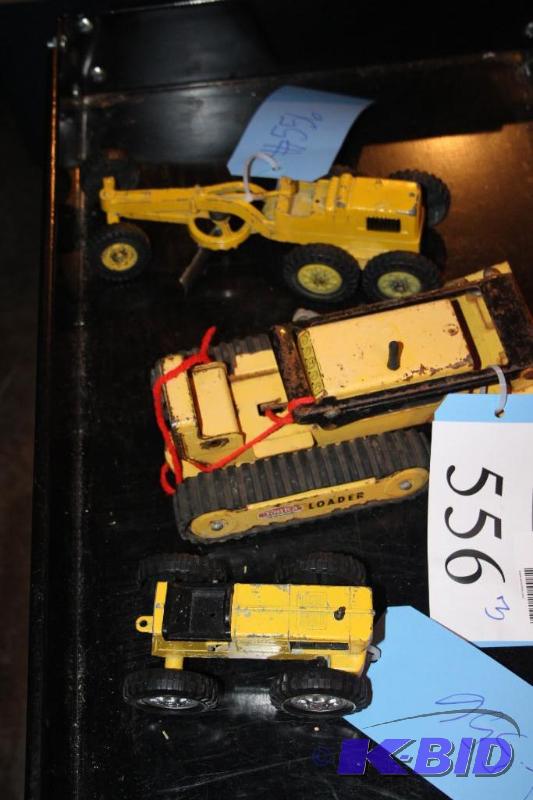 lot 556 image: Lot of (3) items including a Hubley&nbsptoy ...