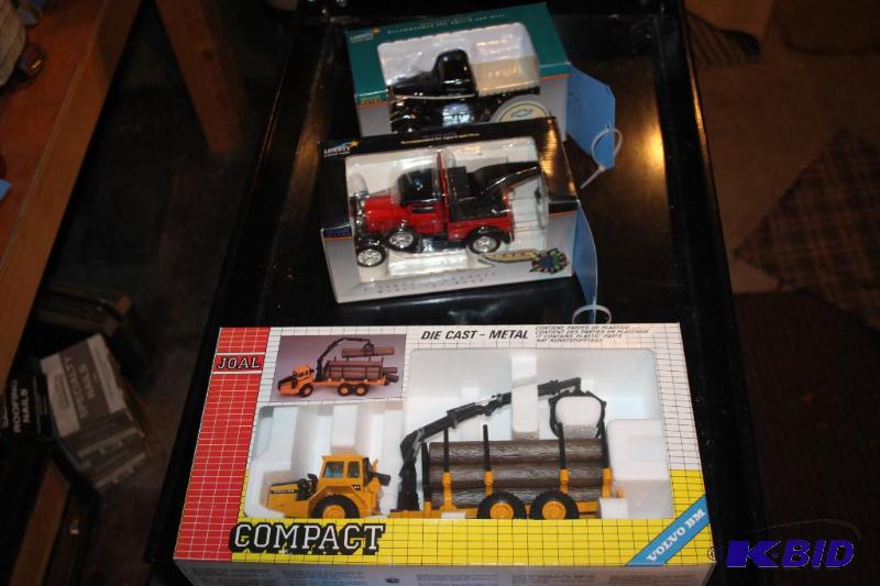 lot 557 image: Lot of (3) items including a liberty classic ...