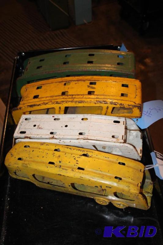 lot 561 image: Lot of (4) auto transport trailers...