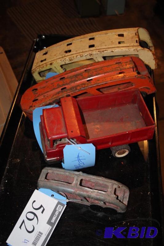 lot 562 image: Lot of (4) items including a Hubley transport...