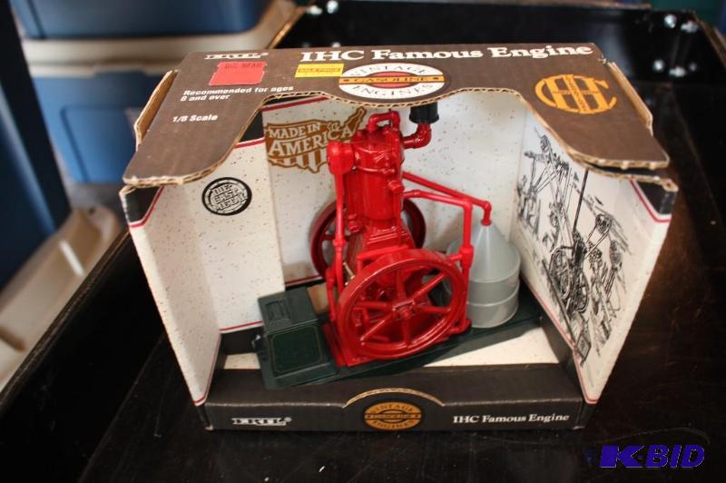 lot 57 image: Ertl&nbspIHC famous engine 18 scale...