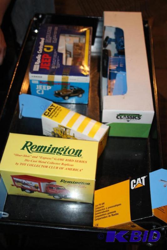 lot 570 image: Lot of (5) items including a Ford 4630 tracto...