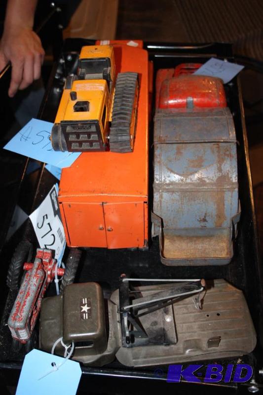 lot 572 image: Lot of (5) items including a Structo toys dum...