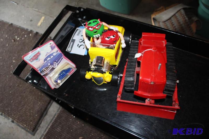 lot 581 image: Lot of (3) items including a Doc Hudson Cars ...