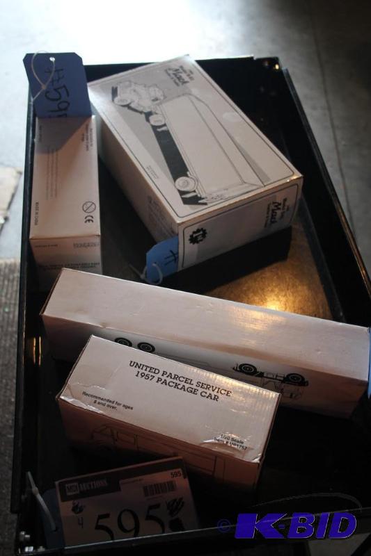lot 595 image: Lot of (4) items including a 1960 Model B-61 ...