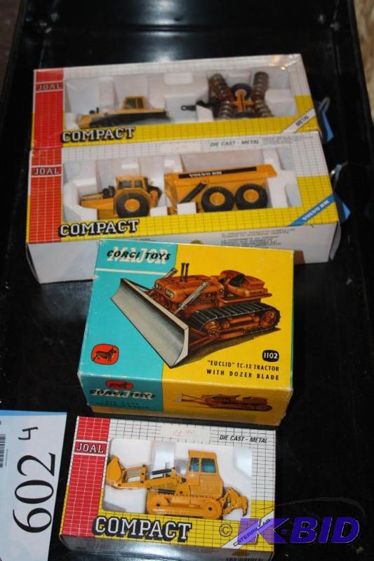 lot 602 image: Lot of (4) items including a Compact Caterpil...