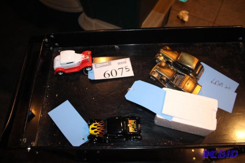 lot 607 image: Lot of (5) items including a vintage metal wh...