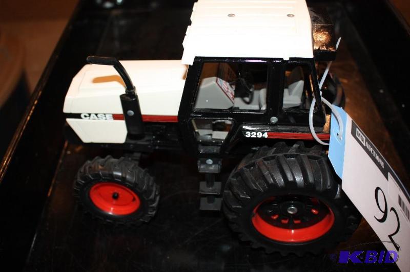 lot 92 image: Case 3294 toy tractor...