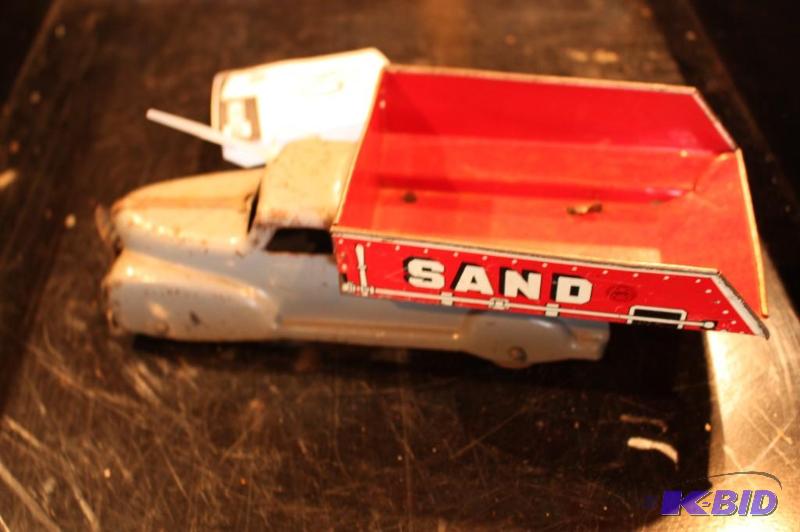 lot 98 image: Sand Gravel toy truck...