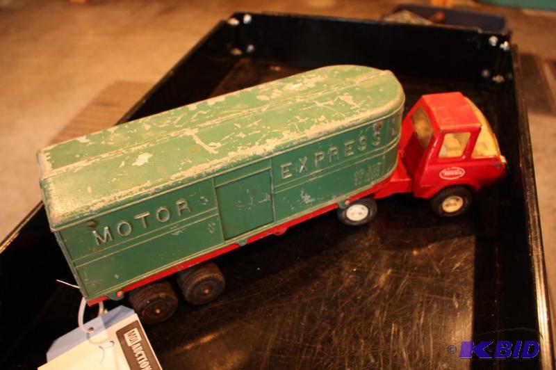 lot 99 image: Lot of (2) items including a Tonka toy truck ...