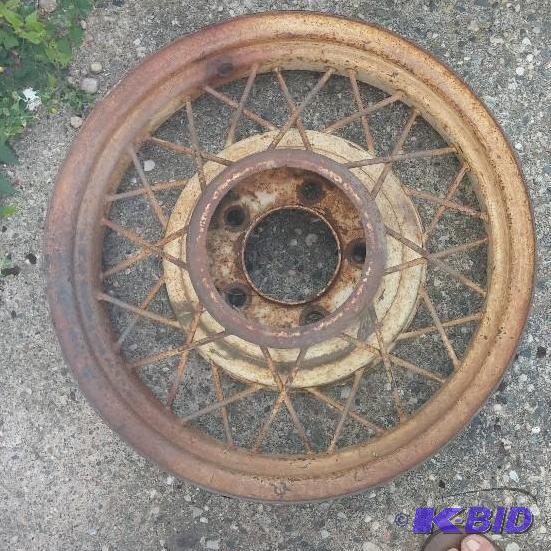 17&quot Ford rim. Fits cars from 1932-1935...