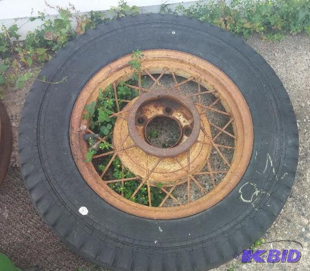 19&quot Ford rim. Fits cars from 1930-1932...