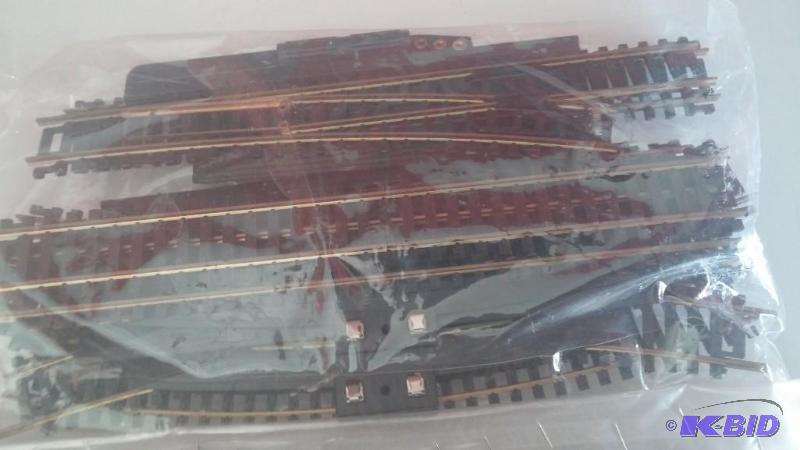 Lot of HO Scale Train Track...