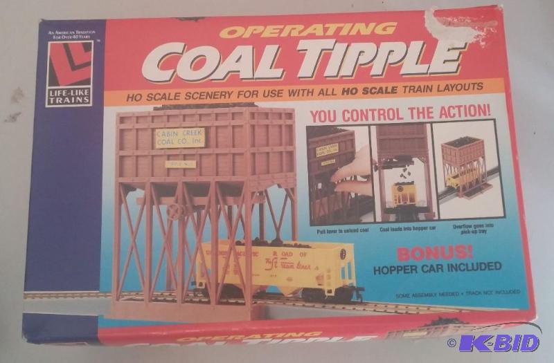 Life-Like Trains HO Scale Operating Coal Tipp...