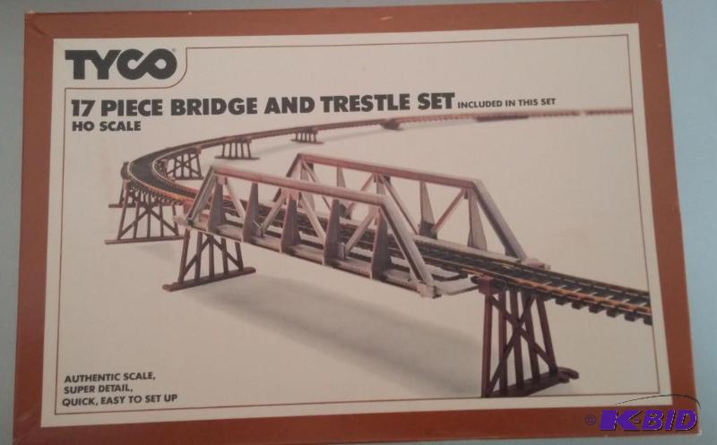 TYCO 17 PIECE BRIDGE AND TRESTLE SET. H.O. SC...