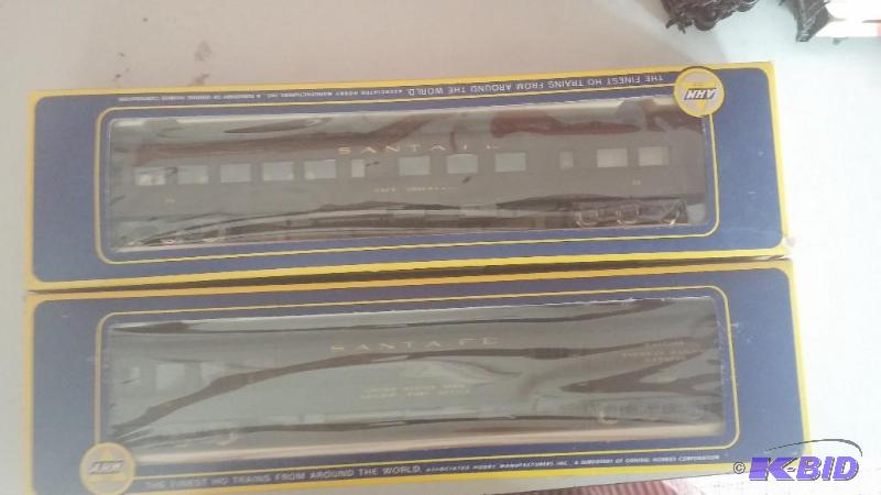 AHM  Rivarossi 1930 Diner Car and Observatio...