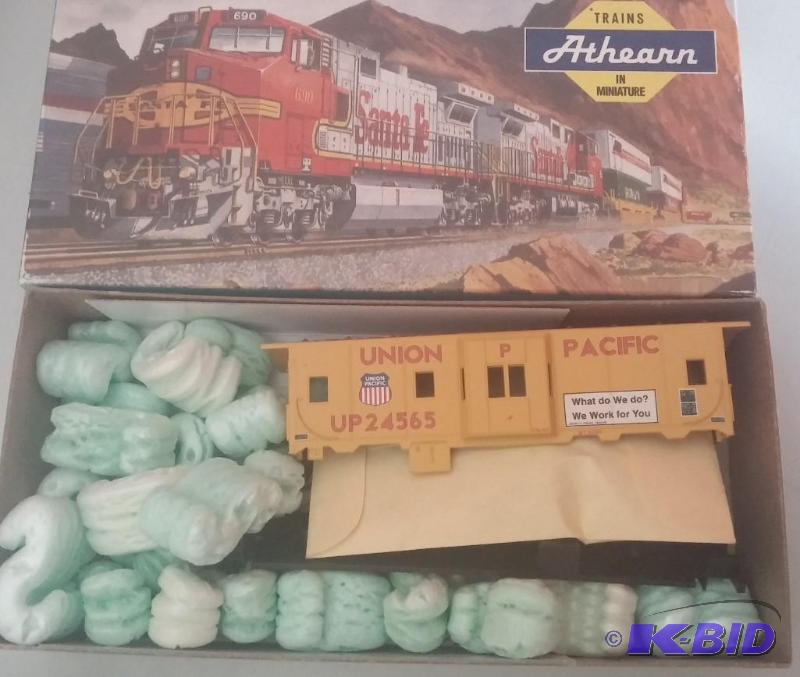 Athearn Union Pacific Caboose Box Car...