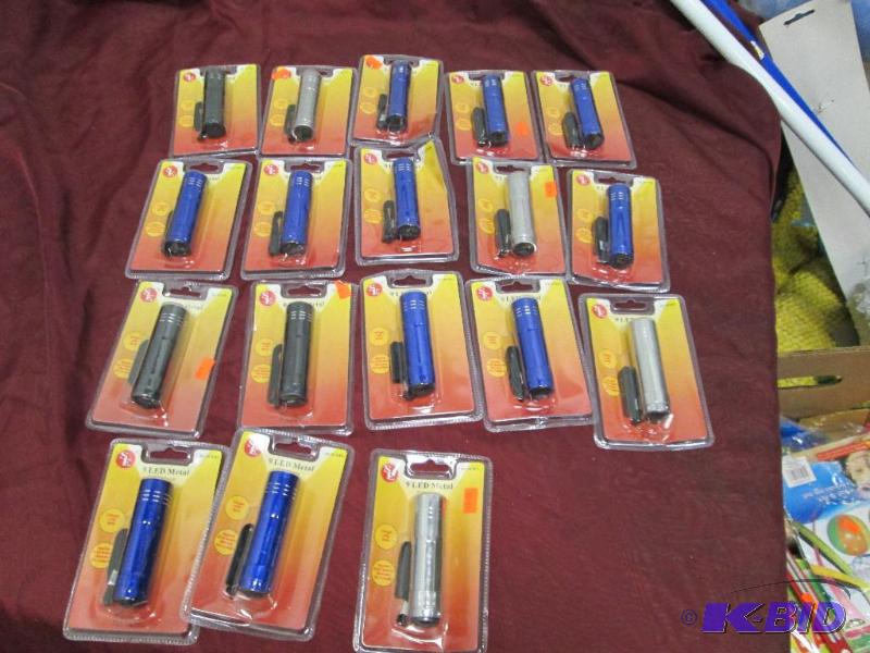 Qty 18- 9 Led Metal flashlight ( blue, silver...