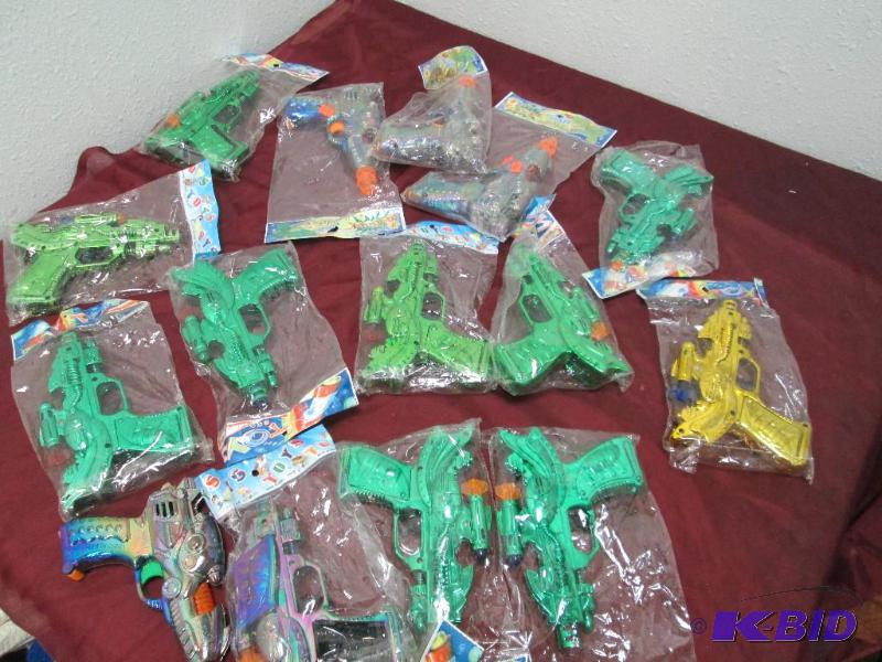 Qty 15 Toy guns and moon plate guns...