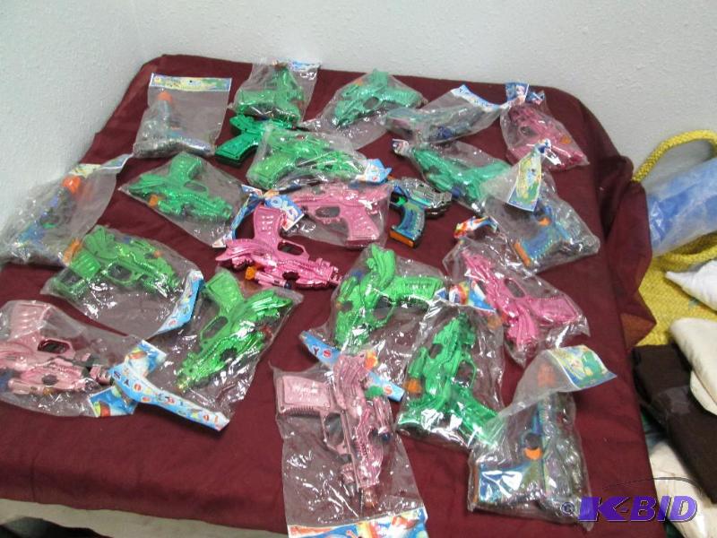 Qty 22 Toy guns and moon plate guns...