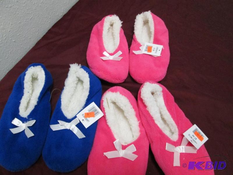 Qty 3 ladies slippers size 78 blue and pink...