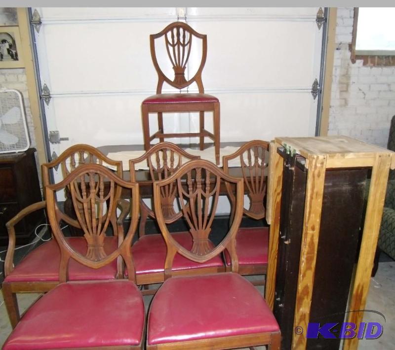 lot 20012 image: Duncan Phyfe style Long Dining Table with 3 leaves and 8 Chairs