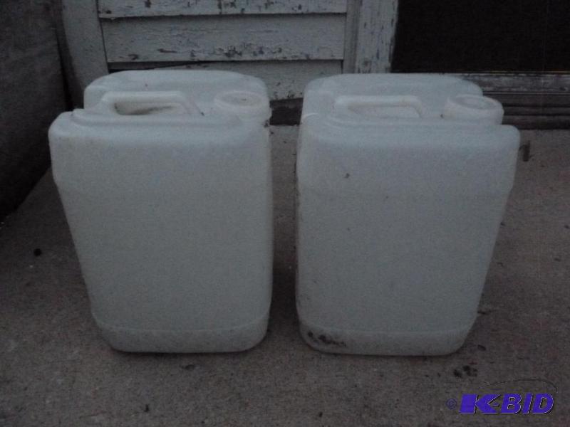 lot 22 image: Lot of two 5 gallon plastic liquid storage co...
