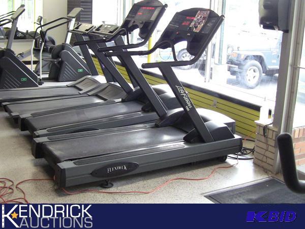 lot 1 image: Life Fitness 9100 Treadmill