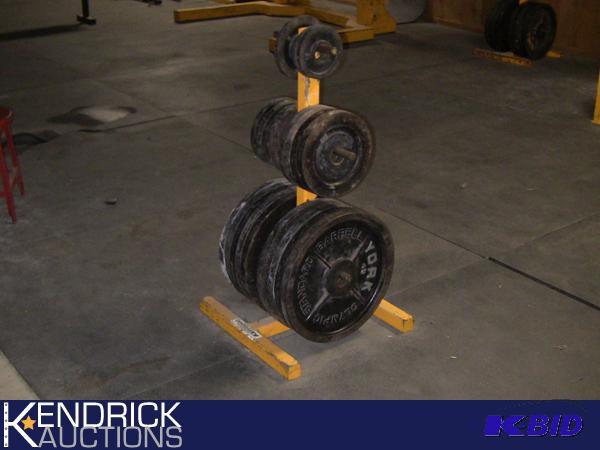 lot 121 image: Weight Tree of 622 LBS of Milled York Plate Weights
