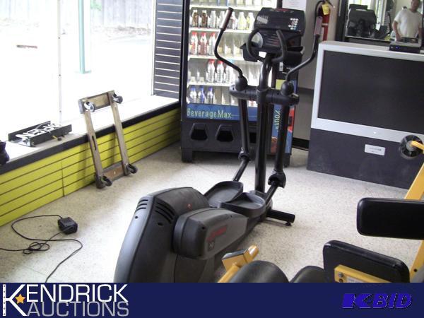 lot 20 image: Life Fitness X9