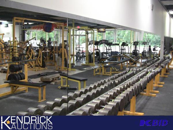 lot 206 image: Mirrored Wall (Approximately 42 ft)