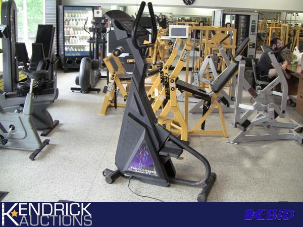 lot 21 image: Climbing Systems Free Climber 4200 PT