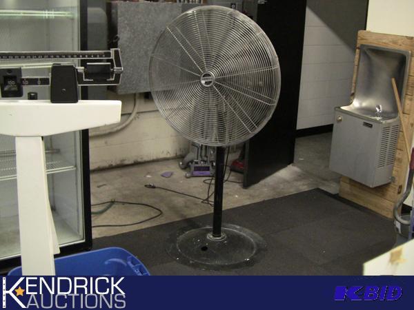 lot 215 image: Flow Pro High Velocity Commercial Area Room Fan