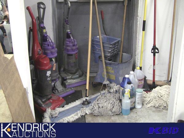 lot 256 image: Large Lot of Janitorial Supplies