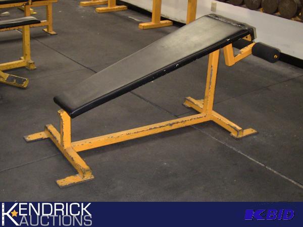 lot 28 image: Inverted Bench