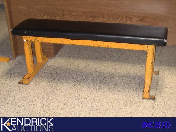 lot 68 image: Fixed Bench