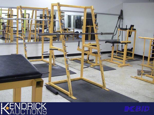 lot 82 image: Squat Rack Weight Machine