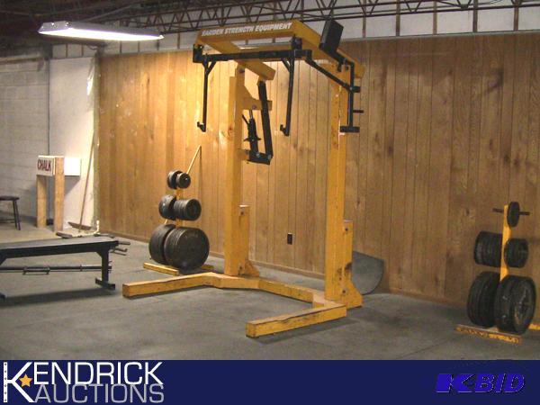 lot 90 image: Sarden Strength Equipment Monolift