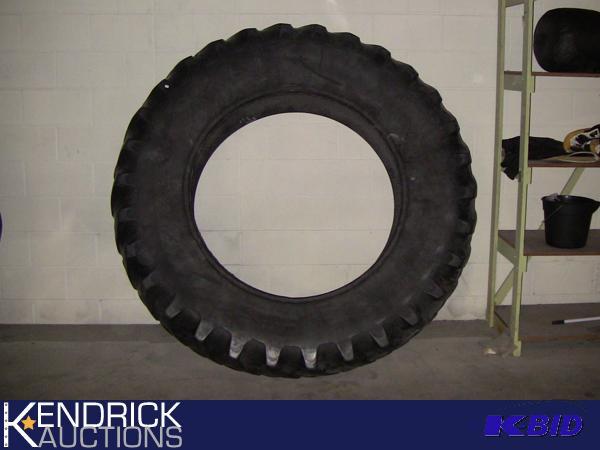 lot 98 image: HUGE and HEAVY Tractor Tire