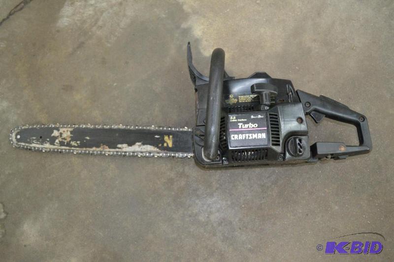 lot 4 image: CRAFTSMAN TURBO CHAIN SAW RUNS GOOD...