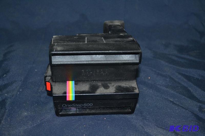 lot 69 image: POLAROID CAMERA...