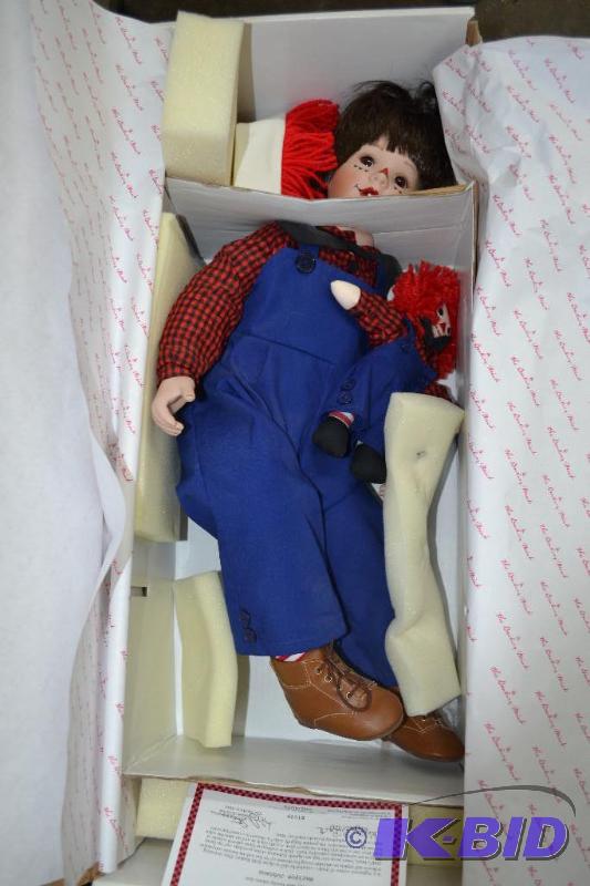 lot 85 image: RAGGED ANDY DOLL BY DANBURY MINT IN VERY NICE...