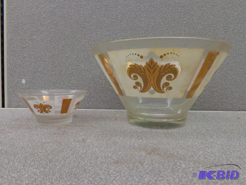 lot 138 image: Salad Bowl And Small Serving Bowl Large Bowl ...