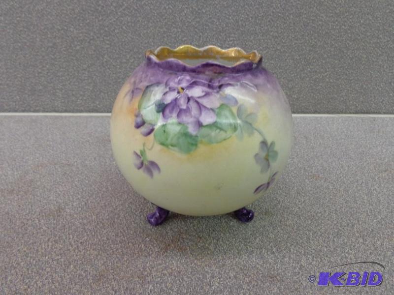 lot 148 image: Small Flower PotBowl on 3 Legs Floral Design...