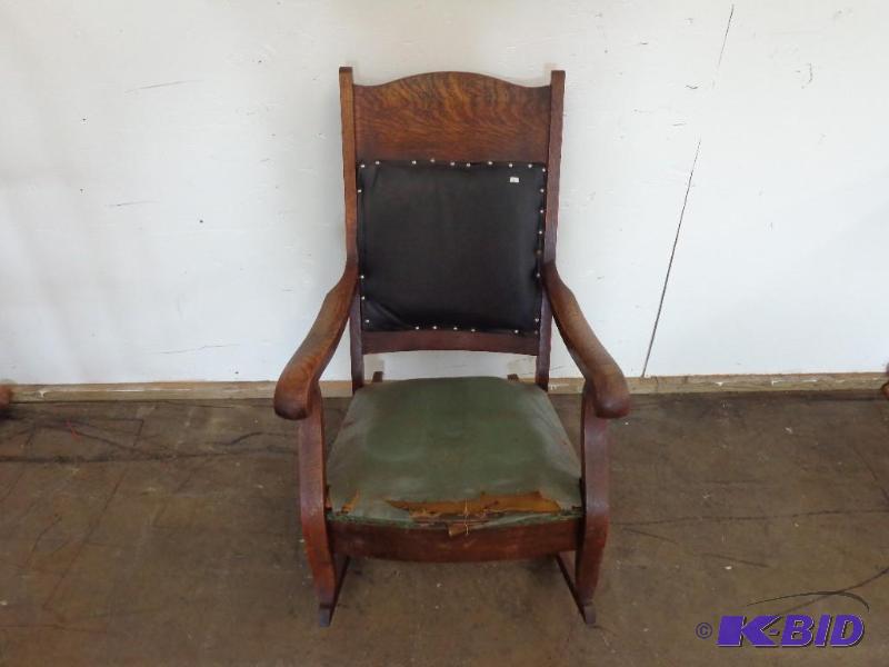 lot 15 image: Vintage Style Rocking Chair Solid Wood Constr...