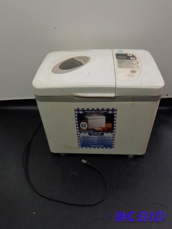 lot 180 image: Toastmaster Inc. Automatic Bread Maker Model ...