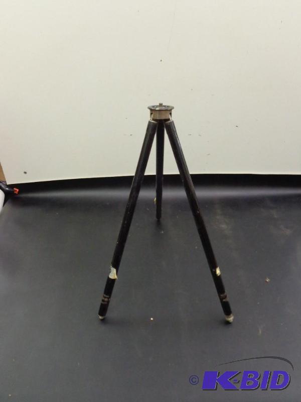 lot 187 image: Eastman Kodak Tripod   No 1c Metal Const...